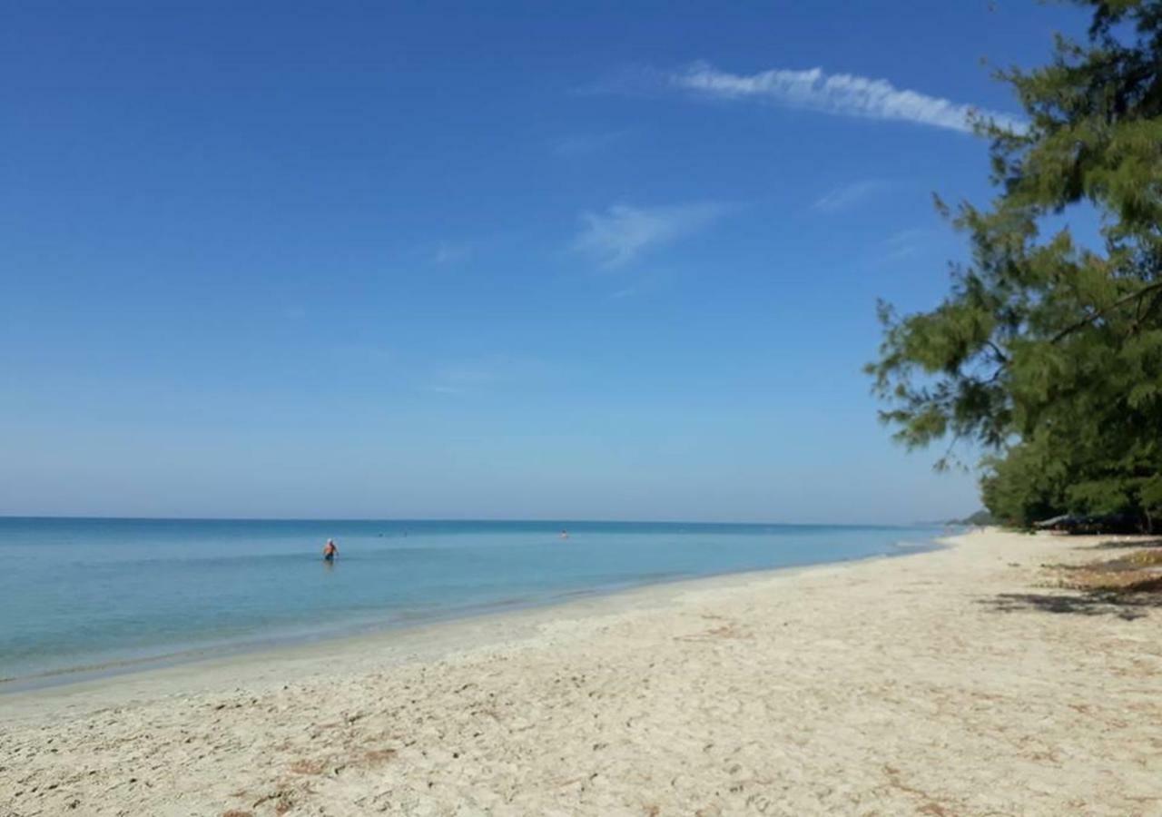 Mae Rampung Beach House Pool Villa رايونغ المظهر الخارجي الصورة